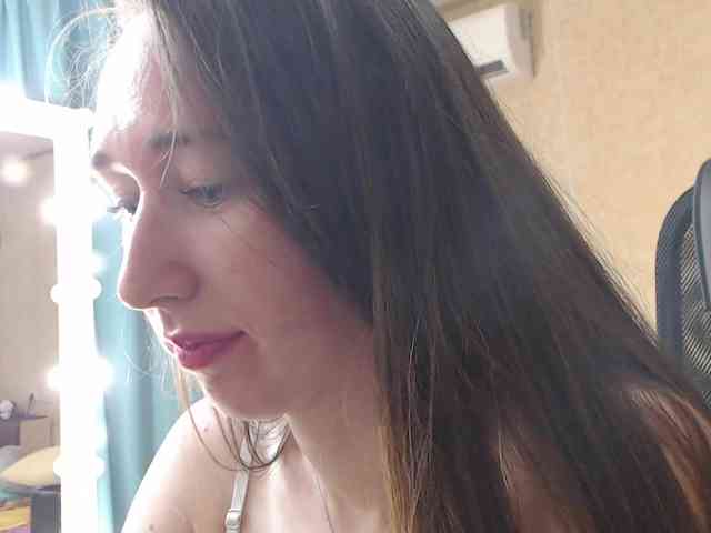 --MODEL--1 Live Webcam on BongaCams