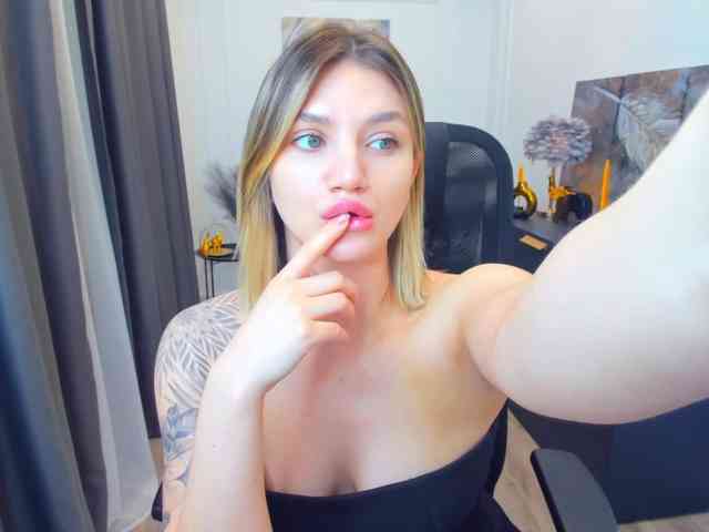 SelenaMoonlight webcam