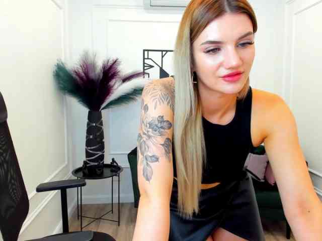 SelenaMoonlight webcam