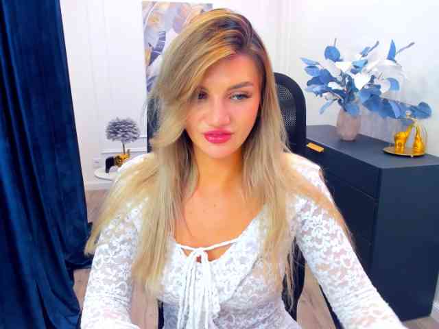 SelenaMoonlight webcam