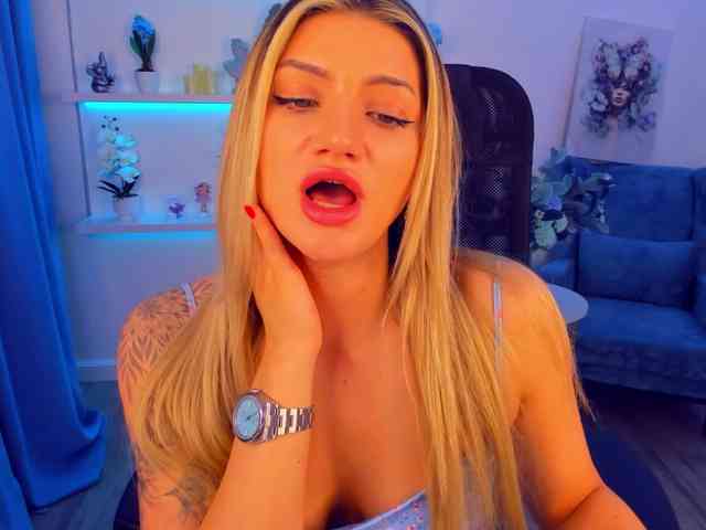 SelenaMoonlight webcam