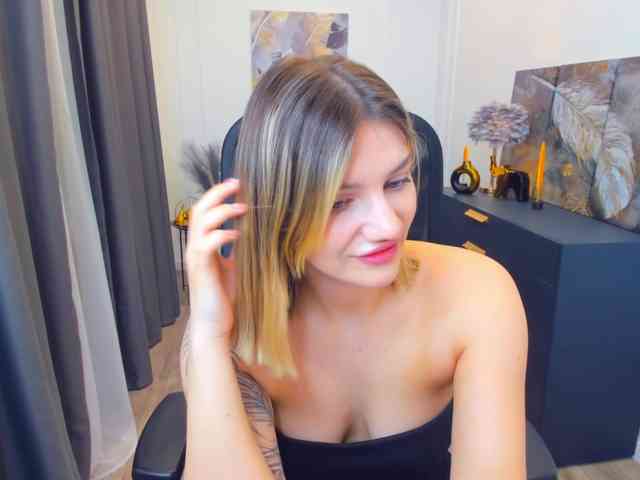 SelenaMoonlight webcam