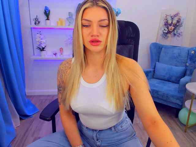 SelenaMoonlight webcam