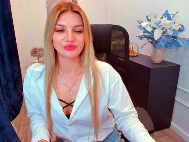 SelenaMoonlight webcam
