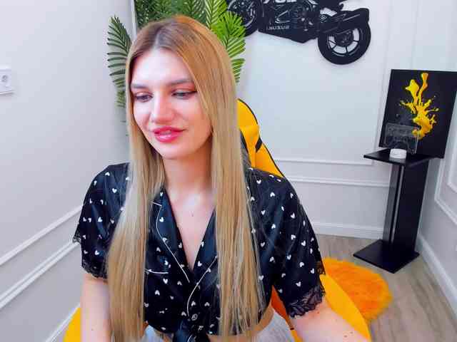 SelenaMoonlight webcam