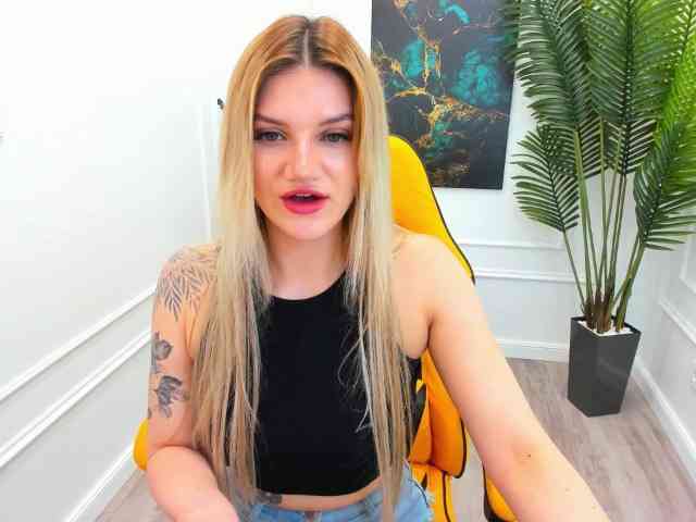 SelenaMoonlight webcam