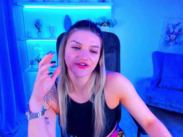 SelenaMoonlight webcam