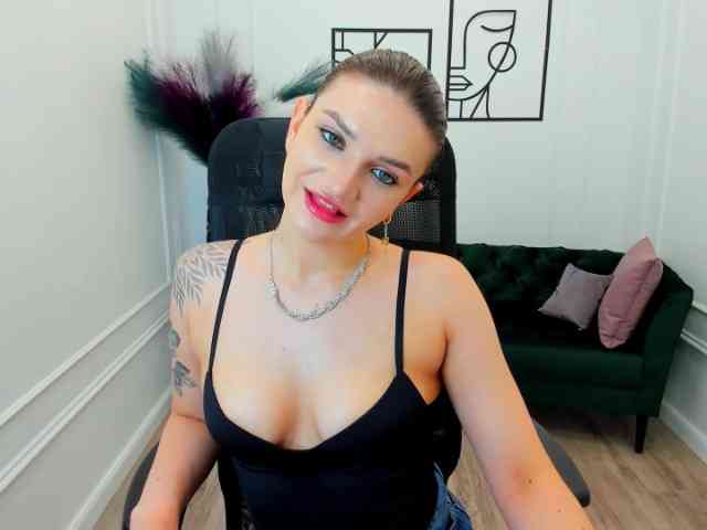 SelenaMoonlight webcam