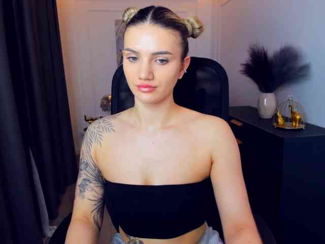 SelenaMoonlight webcam