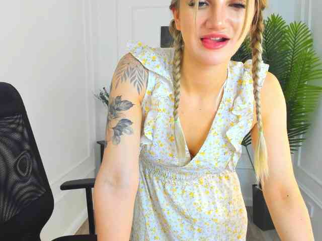 SelenaMoonlight webcam