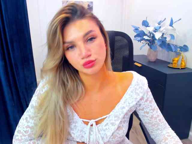 SelenaMoonlight webcam