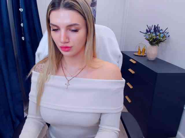 SelenaMoonlight webcam