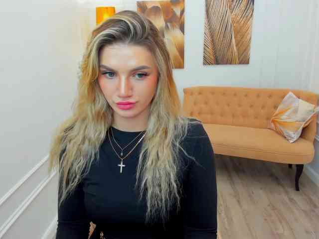 SelenaMoonlight webcam