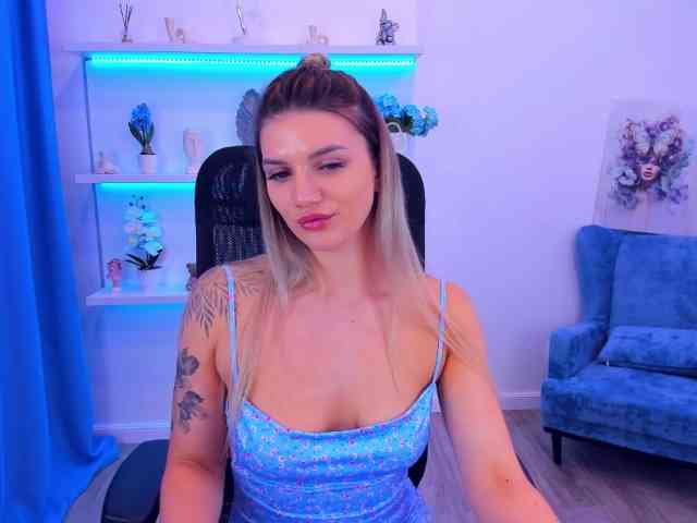 SelenaMoonlight webcam