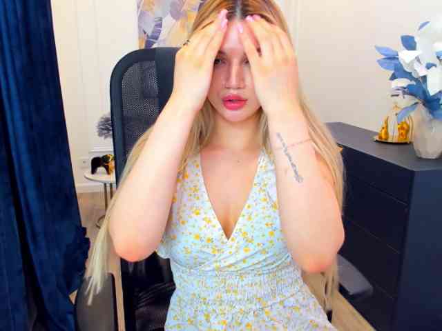 SelenaMoonlight webcam