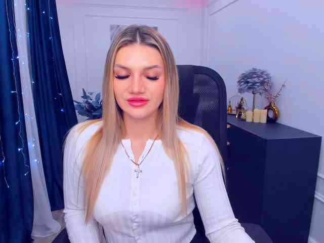 SelenaMoonlight webcam