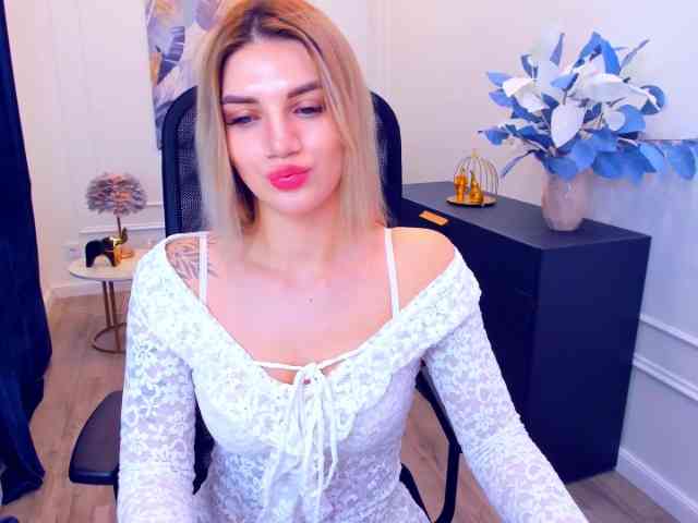 SelenaMoonlight webcam