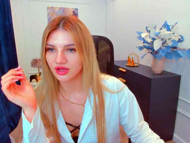 SelenaMoonlight webcam