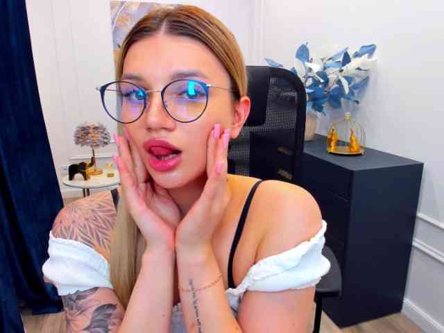 SelenaMoonlight webcam