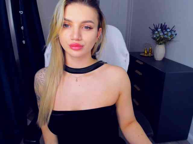 SelenaMoonlight webcam