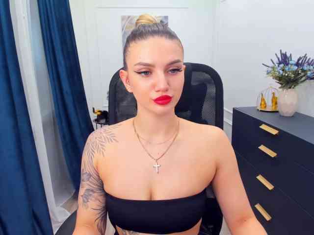 SelenaMoonlight webcam