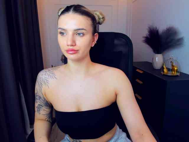 SelenaMoonlight webcam