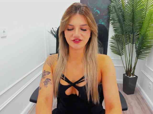 SelenaMoonlight webcam