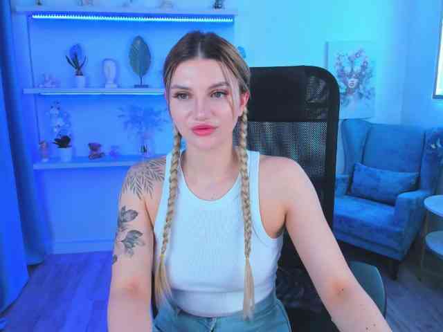 SelenaMoonlight webcam