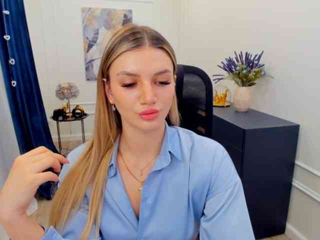 SelenaMoonlight webcam