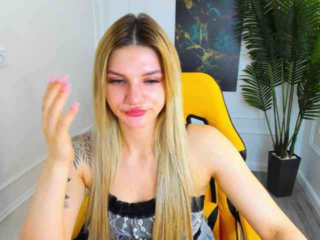 SelenaMoonlight webcam
