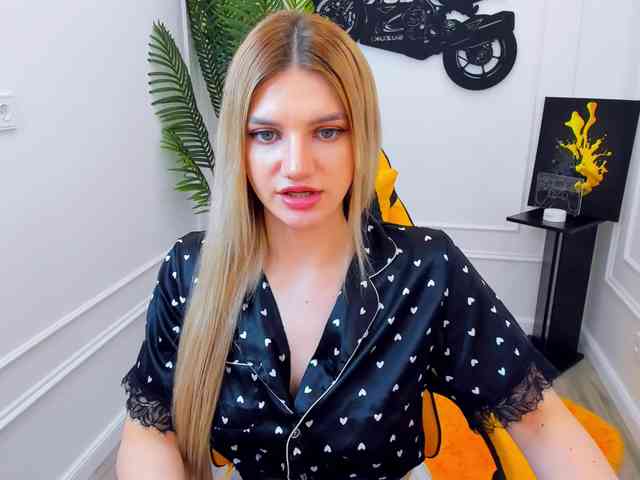 SelenaMoonlight webcam
