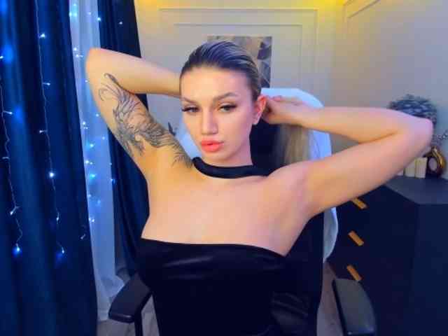 SelenaMoonlight webcam