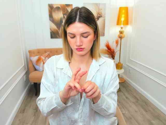 SelenaMoonlight Live Webcam on BongaCams