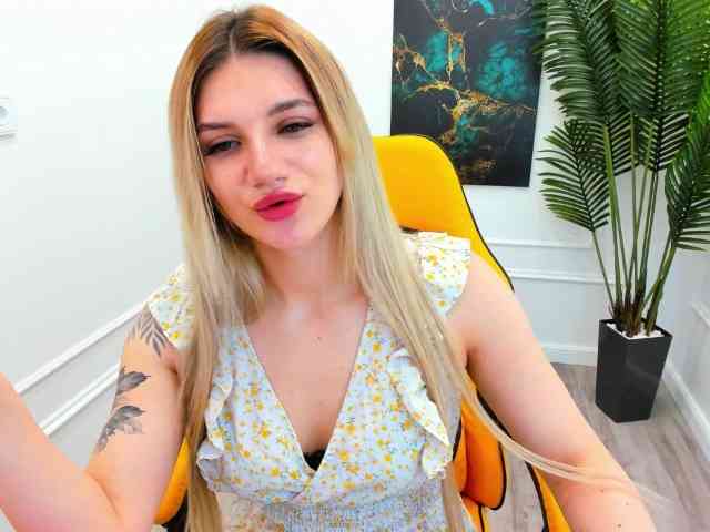 SelenaMoonlight webcam