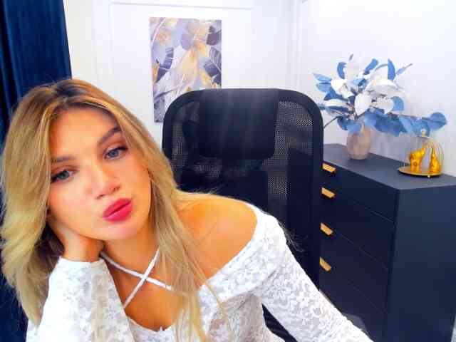 SelenaMoonlight webcam