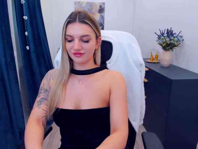 SelenaMoonlight webcam