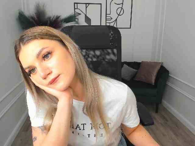 SelenaMoonlight webcam