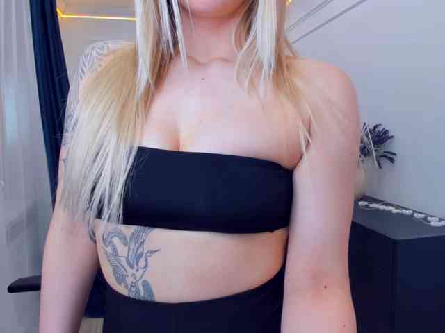 SelenaMoonlight webcam