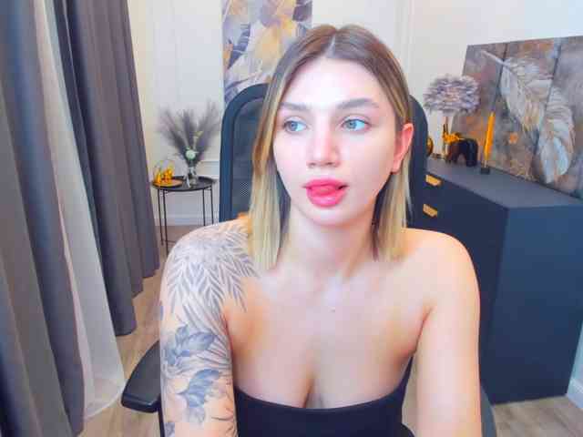 SelenaMoonlight webcam