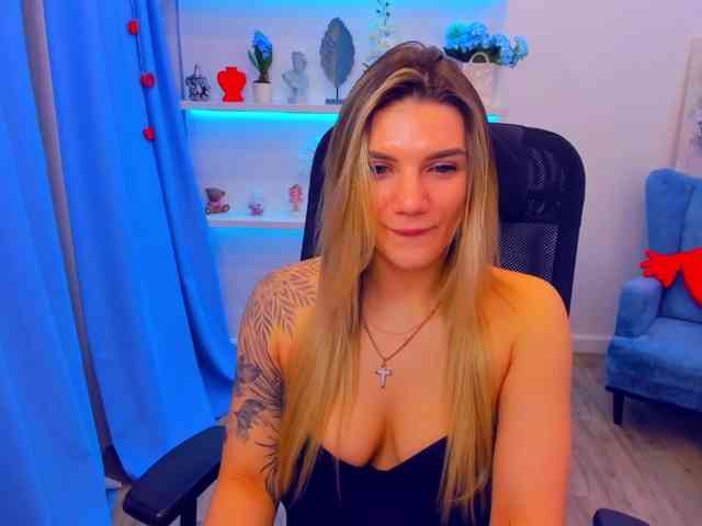 SelenaMoonlight webcam