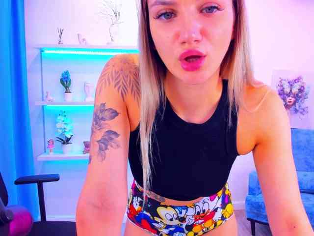 SelenaMoonlight webcam