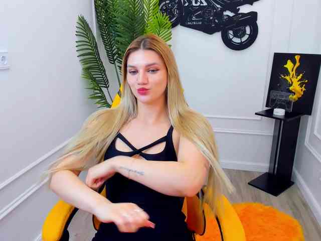 SelenaMoonlight webcam