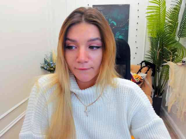 SelenaMoonlight webcam