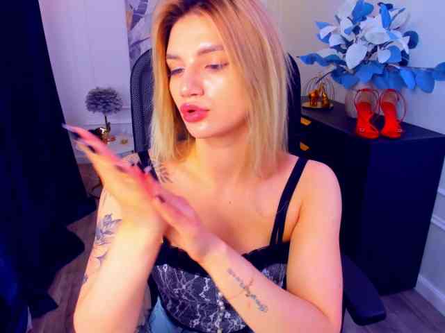 SelenaMoonlight webcam