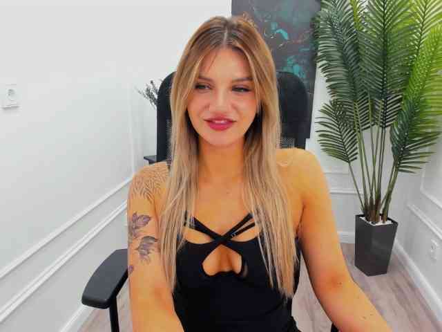 SelenaMoonlight webcam