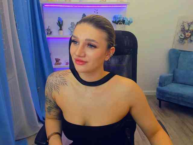 SelenaMoonlight webcam