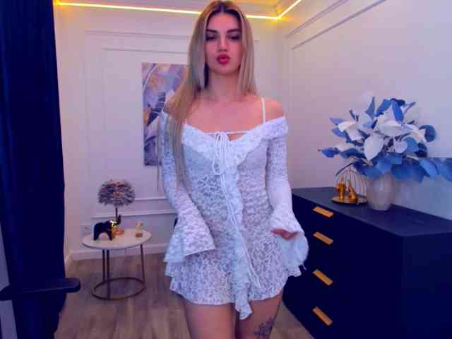 SelenaMoonlight webcam