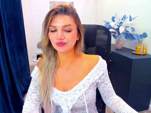 SelenaMoonlight webcam