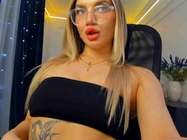 SelenaMoonlight webcam