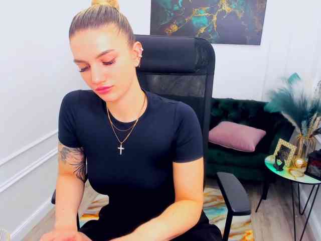 SelenaMoonlight webcam